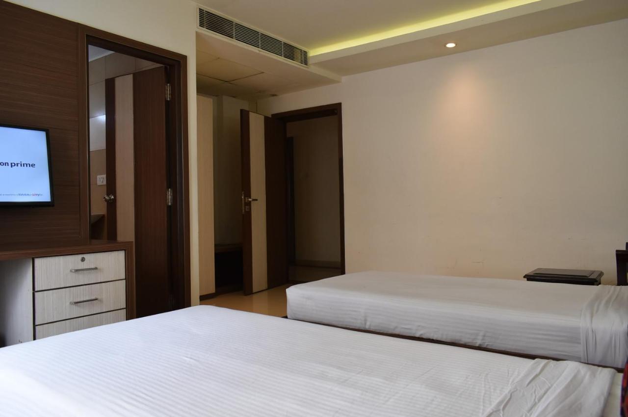 Hotel South Regency, Ernakulam Kochi Екстер'єр фото