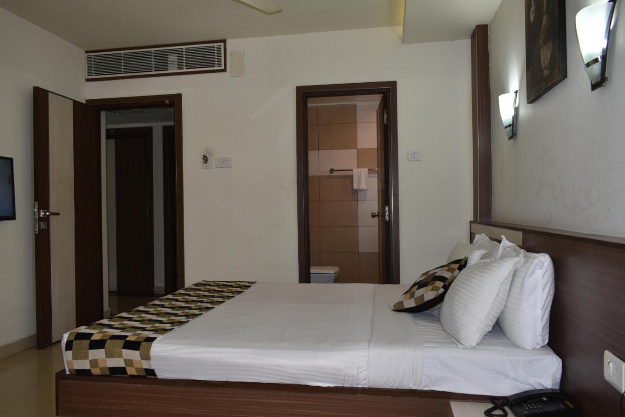 Hotel South Regency, Ernakulam Kochi Екстер'єр фото