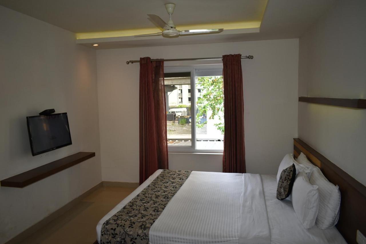 Hotel South Regency, Ernakulam Kochi Екстер'єр фото