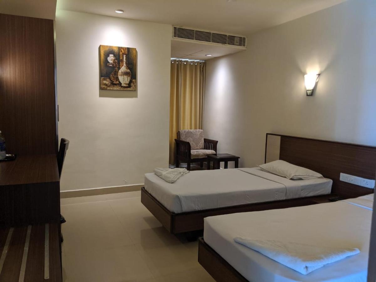 Hotel South Regency, Ernakulam Kochi Екстер'єр фото