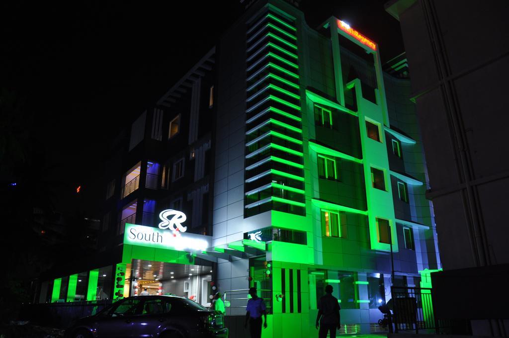 Hotel South Regency, Ernakulam Kochi Екстер'єр фото