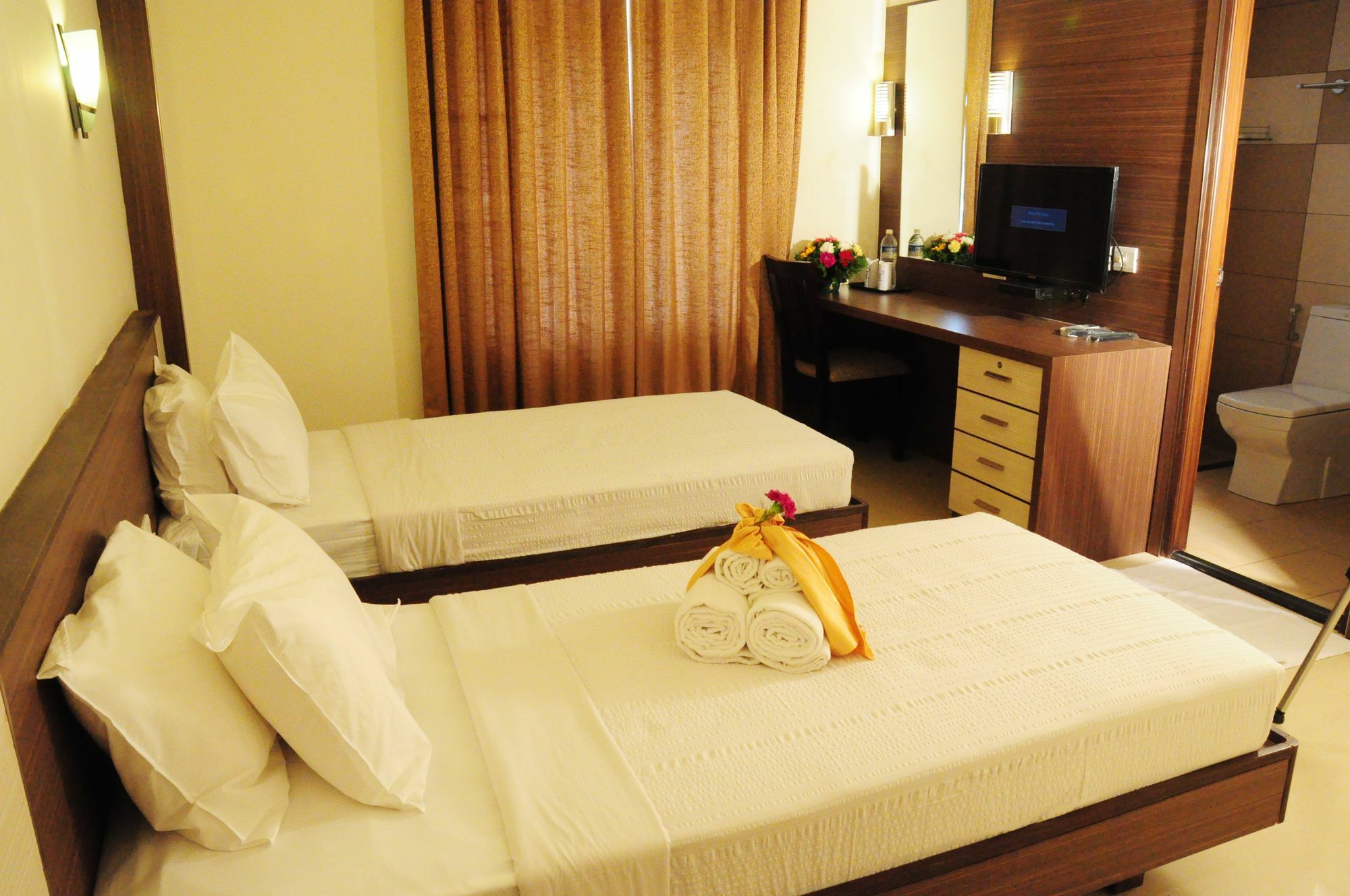Hotel South Regency, Ernakulam Kochi Екстер'єр фото