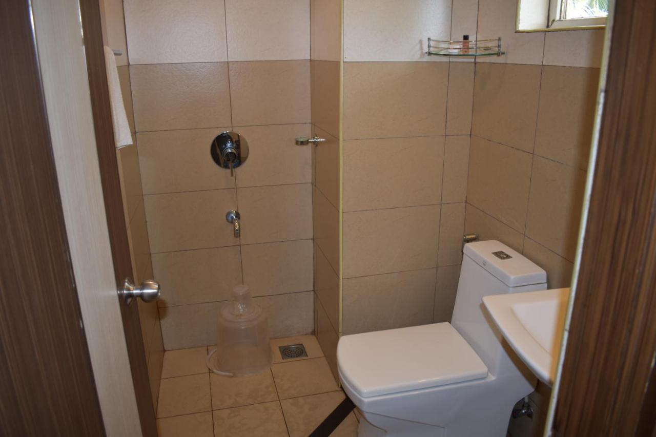 Hotel South Regency, Ernakulam Kochi Екстер'єр фото